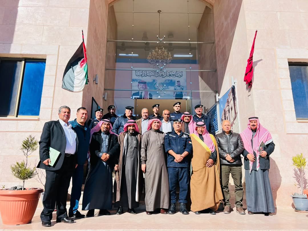 العميد هشام الشمايلة يلتقي عدد من المتقاعدين العسكريين في معان