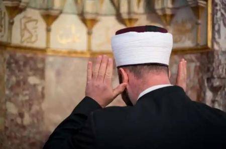 الأوقاف تدعو مرشحين لوظيفة إمام للمقابلة
