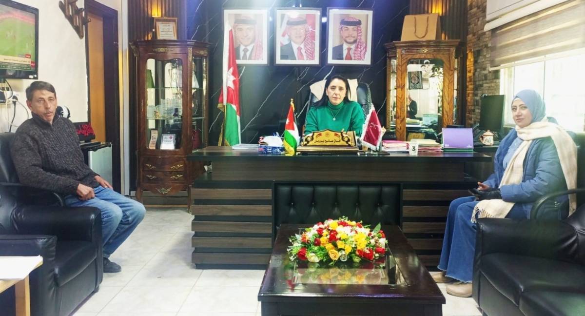 ابورمان تلتقي مقاول الاضافات الصفية لمشروع إضافات مدرسة الخنساء الثانوية للبنات.