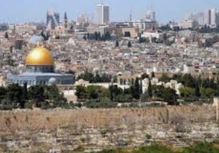عين على القدس يناقش ضغوط الاحتلال على المقدسيين وتصاعد الاعتداءات على الأقصى