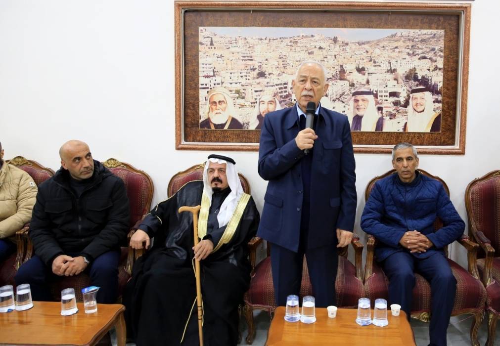 مندوبا عن الملك وولي العهد.. العيسوي يعزي الحياصات والعناسوة وحداد...صور