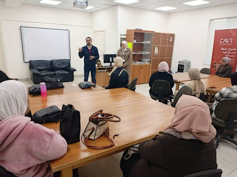 جلسة تعريفية حول جائزة الامير الحسين بن عبد الله الثاني للعمل التطوعي في مادبا