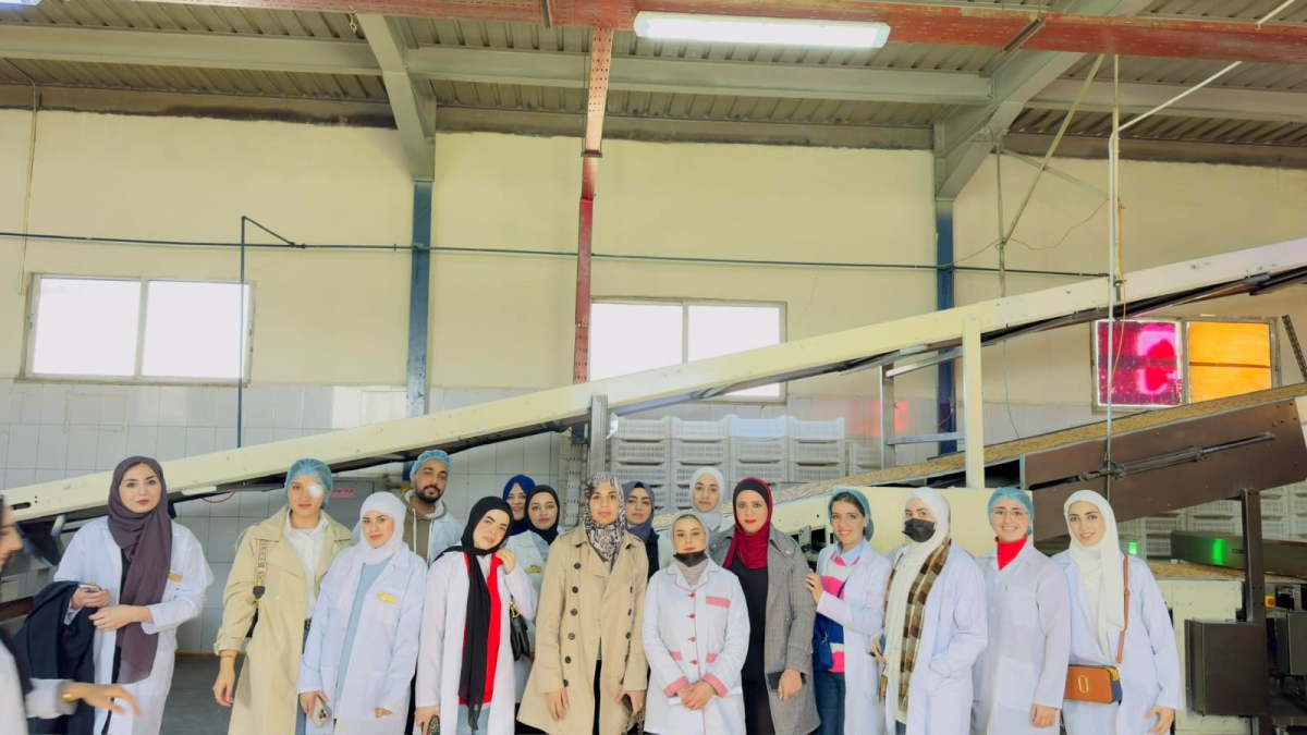 زيارة ميدانية لطلبة من كلية العلوم الطبية المساندة في جامعة فيلادلفيا لمجموعة زلوم...صور