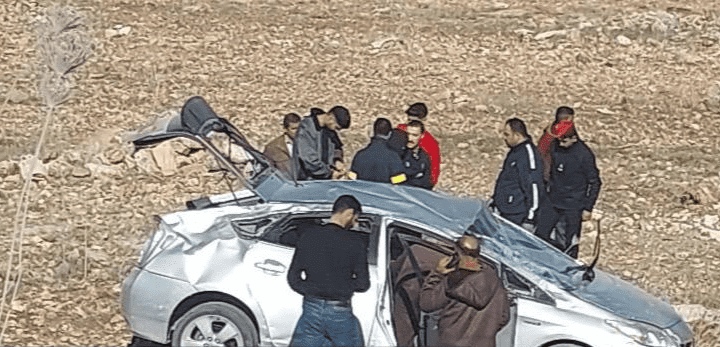 إصابة سيدة بانقلاب مركبة على طريق البترول في إربد