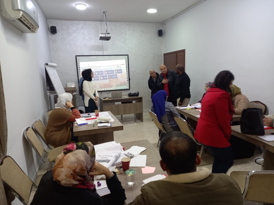 اختتام دورة اللغة الإنجليزية لرؤساء ومشرفي المراكز الشبابية في محافظة الزرقاء