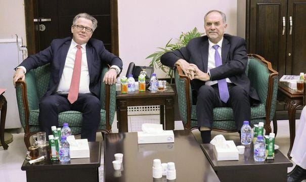 وزير العدل والسفير الفرنسي يبحثان سبل تعزيز التعاون