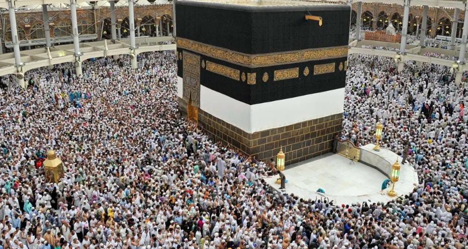 تفاصيل إنقاذ حياة معتمرة مصرية داخل الحرم المكى