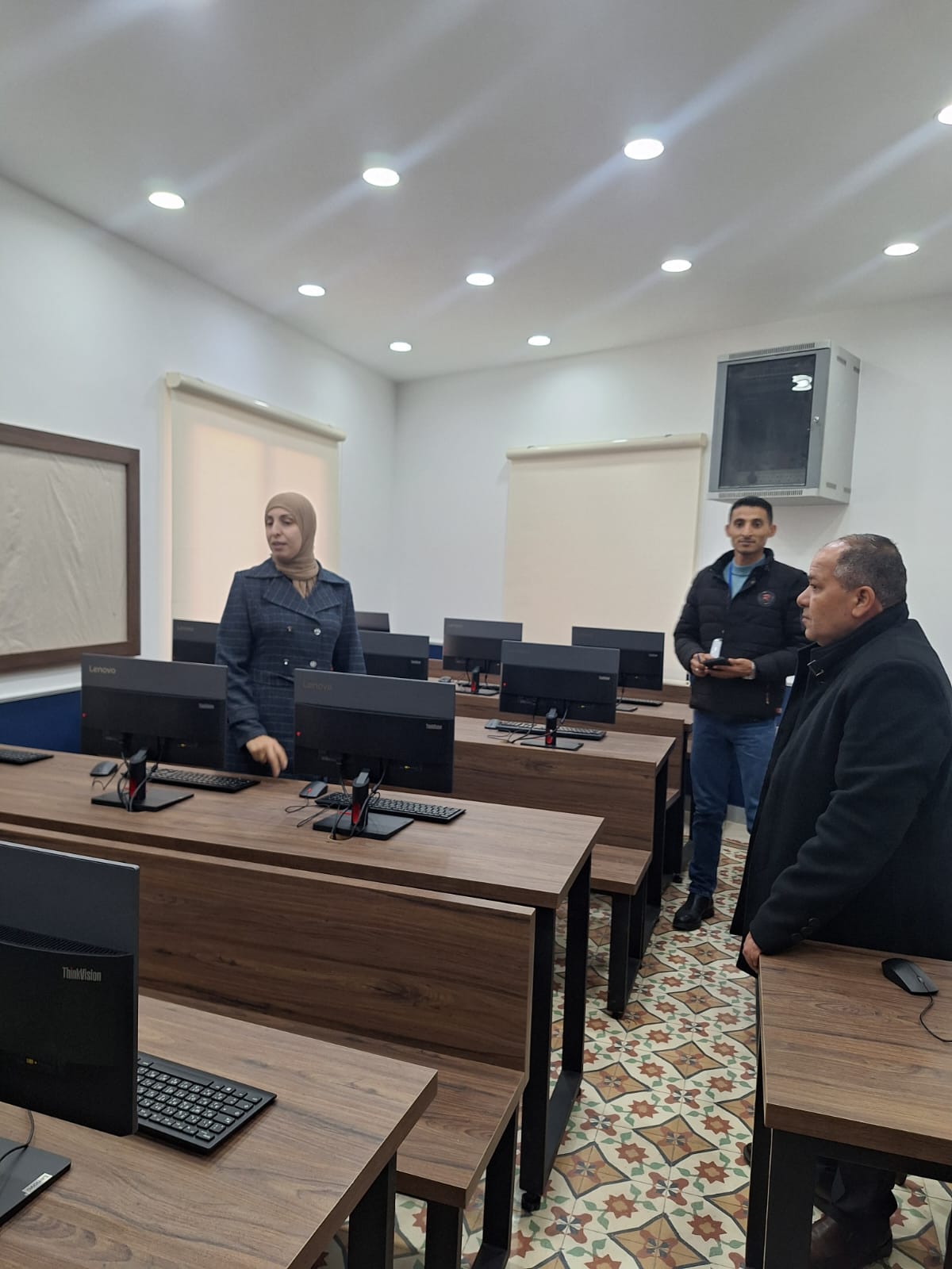 الطهراوي تتابع أعمال الصيانة في مدرسة الأمير محمد الأساسية