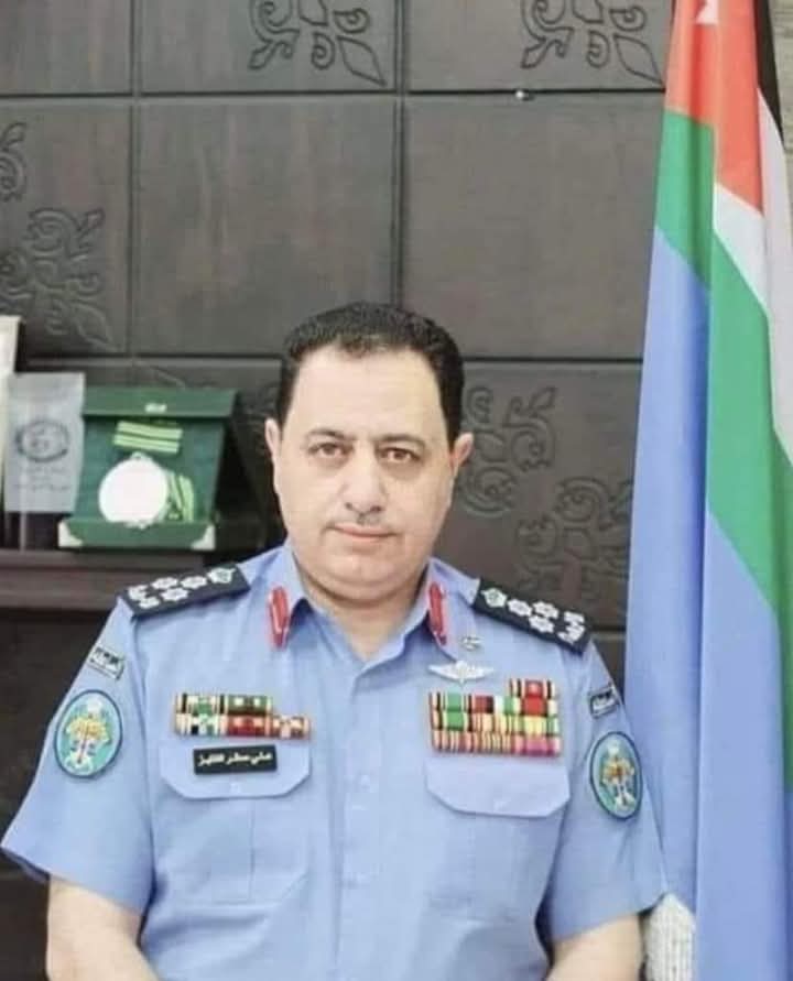 عقاب العميرات يهنئ العميد م الدكتور علي صقر الفايز بحصوله على الدكتوراه