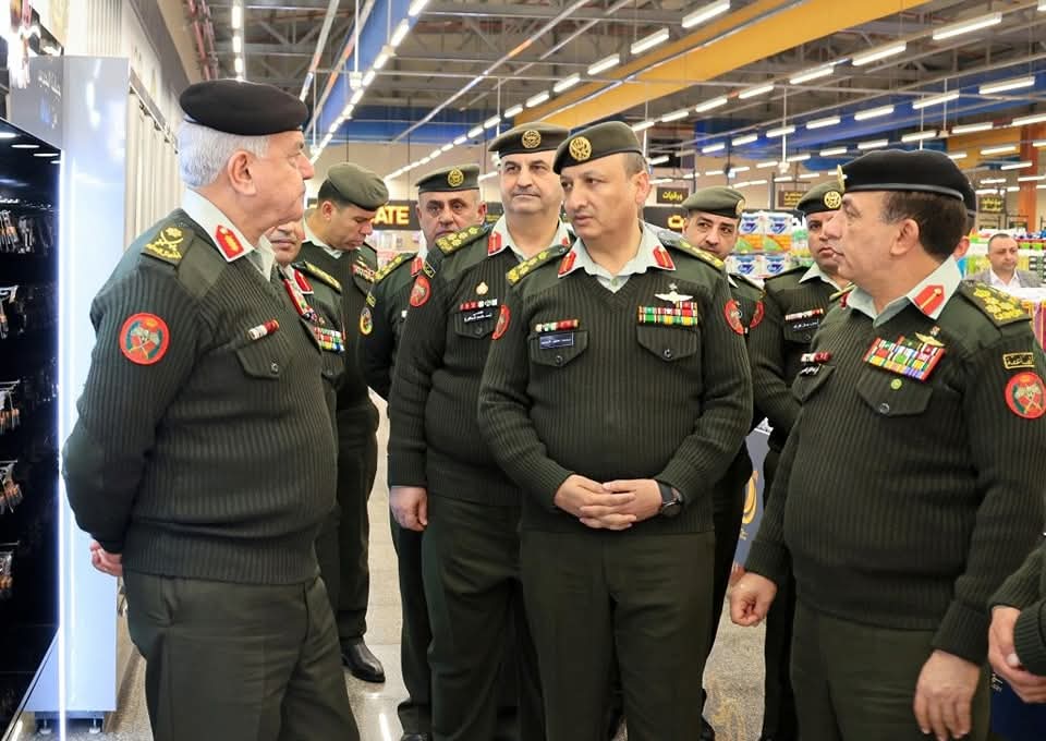 رئيس هيئة الأركان المشتركة يفتتح سوق مرج الحمام التجاري في منطقة مرج الحمام