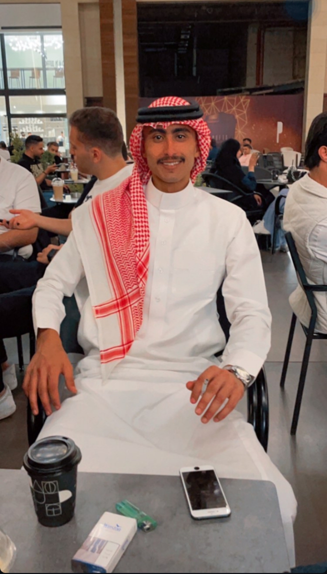 السيدة أماني الوشاح تهنئ ابن شقيقتها إبراهيم زيد الجبور بنجاحه في الثانوية العامة