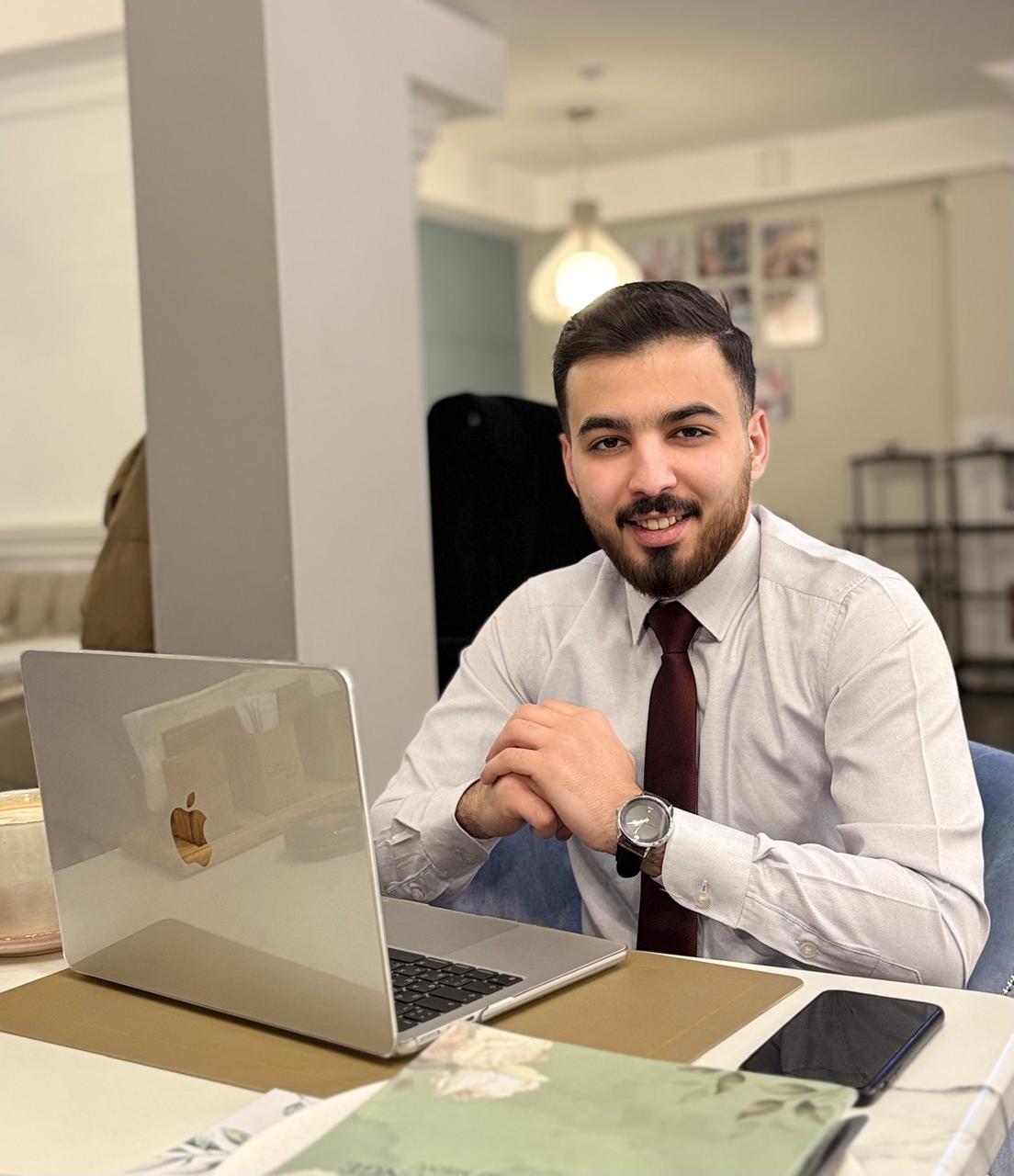 الدكتور الطبيب محمد عبدالاله ابوردن العجارمة يجدد الولاء والانتماء في عيد ميلاد الملك  الـ63