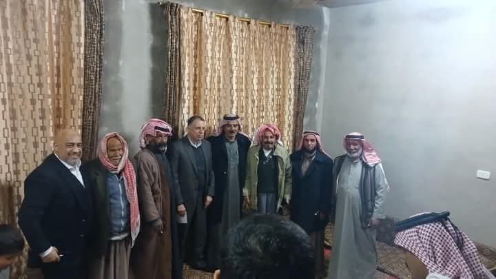 وزير الداخلية مازن الفراية يزور قرية دير القن ويستمع لمطالب الأهالي