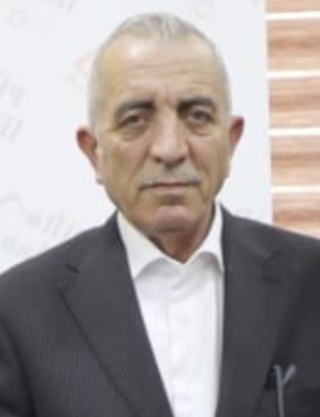 الشاعر اليعقوبي محمديكتب ... ( الرجل المناسب بالمكان وبالتوقيت المناسب )