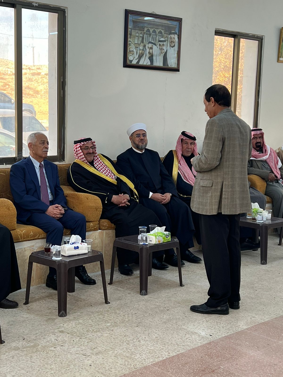 مندوبا عن الملك وولي العهد.. العيسوي يعزي الزبن والجازي والحديد...صور