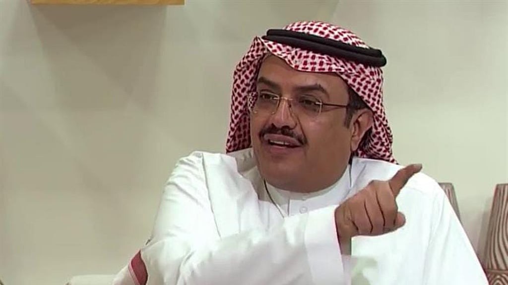 النمر ينفي شائعة خطورة غسل الرأس أولاً عند الاستحمام