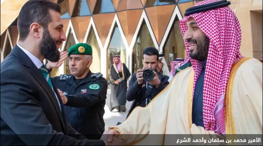 ماذا دار بين أحمد الشرع وولي العهد السعودي؟ تفاصيل لقاء الغرف المغلقة