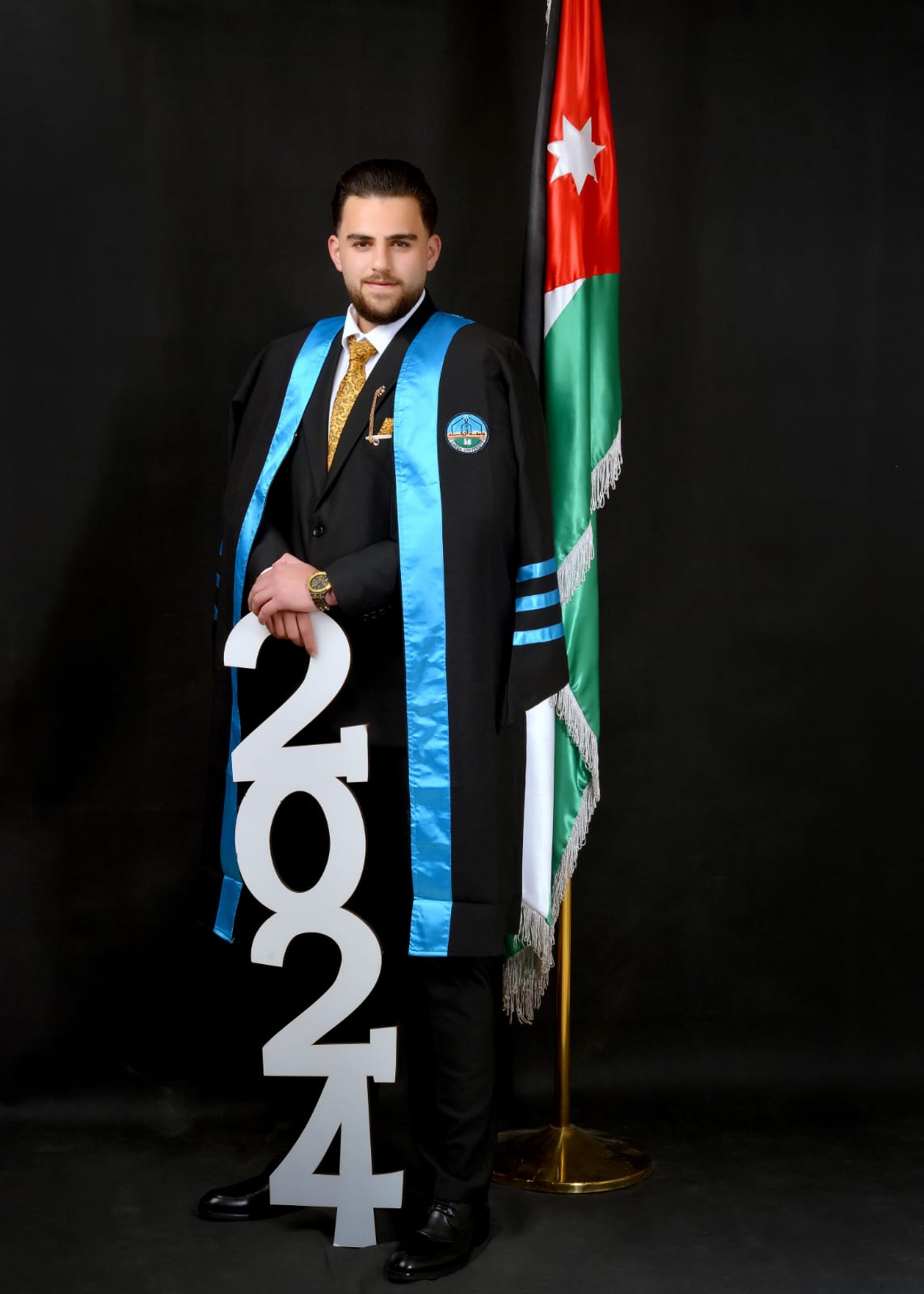 حسن فؤاد يُكمل دراسته الجامعية بتفوق، محققاً تقدير الامتياز في تخصص الحقوق