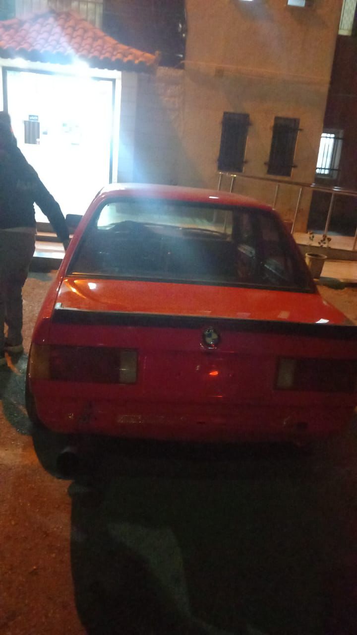 ضبط سائق مركبة متهوّر ومعرِّضاً مستخدمي الطريق للخطر في  الزرقاء