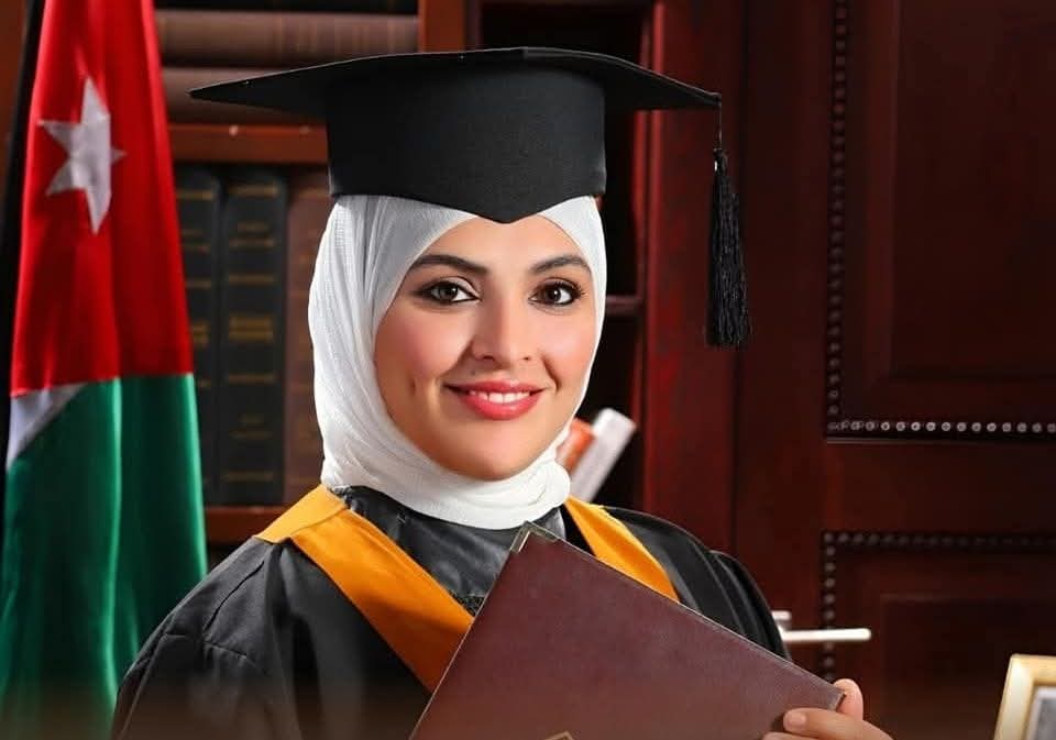 مبارك لـ خولة احمد ابو زيد شهادة البكالوريوس