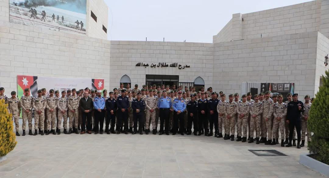 قائد امن اقليم الجنوب يلتقي طلبة الجناح العسكري بجامعة مؤتة