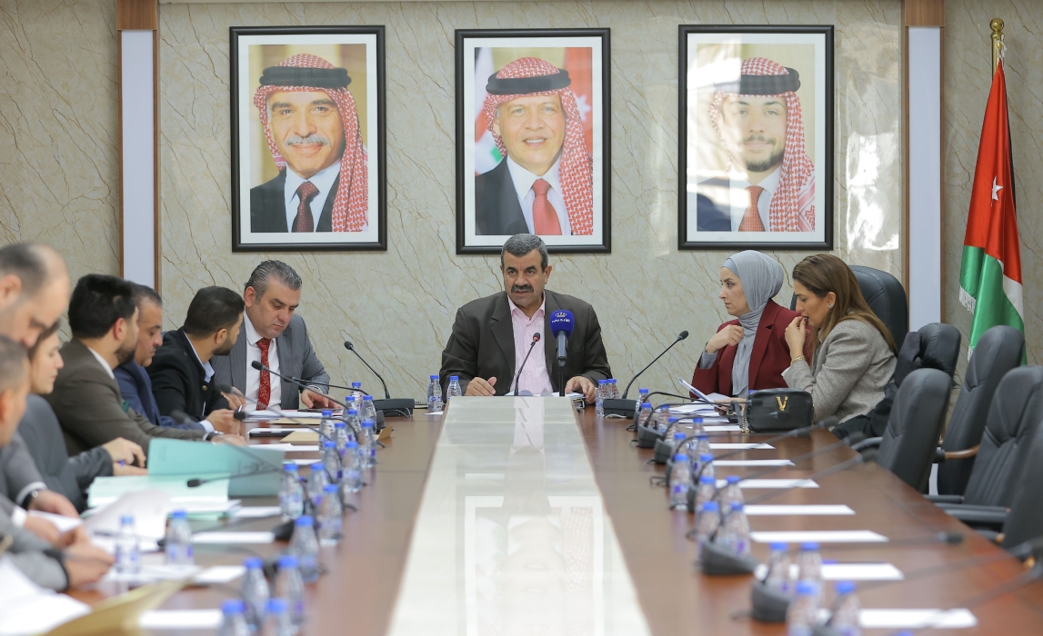 القانونية النيابية تناقش التعديلات على قانون الوساطة ومراجعة  والمخالفات المرورية