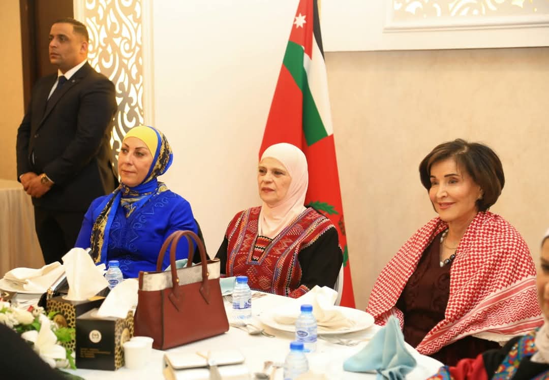 نادي سيدات القوات المسلحة الأردنية يحتفل في عيد ميلاد جلالة الملك...صور