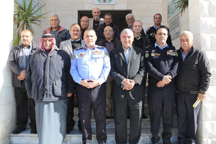 مدير شرطة لواء الرصيفة يلتقي متقاعدي الأمن العام لتعزيز التواصل