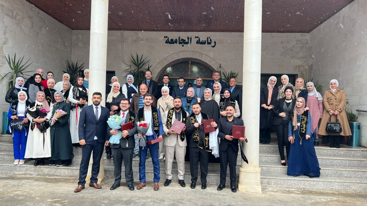 صيدلة جرش تحتفل بأداء قَسم المهنة لخريجيها