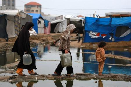 جيش الاحتلال يعد خطة تسمح لسكان غزة بمغادرة القطاع