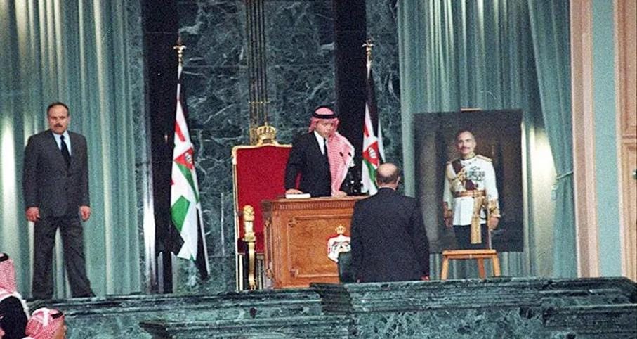 الأردنيون يحيون ذكرى يوم الوفاء والبيعة