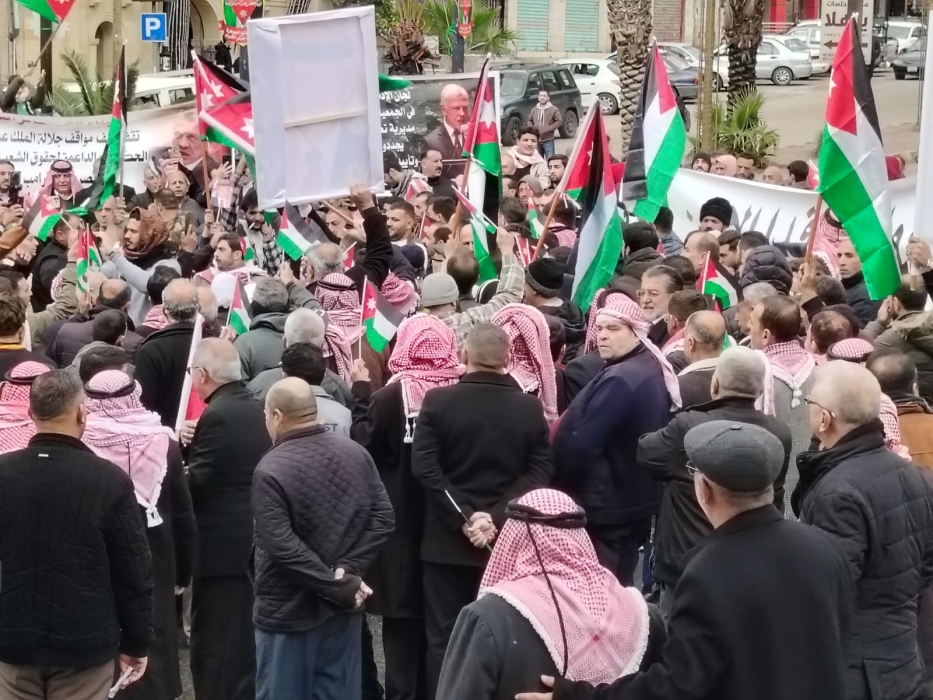 ابناء جرش : سر يا مولانا ونحن خلف قيادتكم الحكيمة ، لا للتهجير ونعم للسلام العادل ودولة فلسطينة على ارض فلسطين