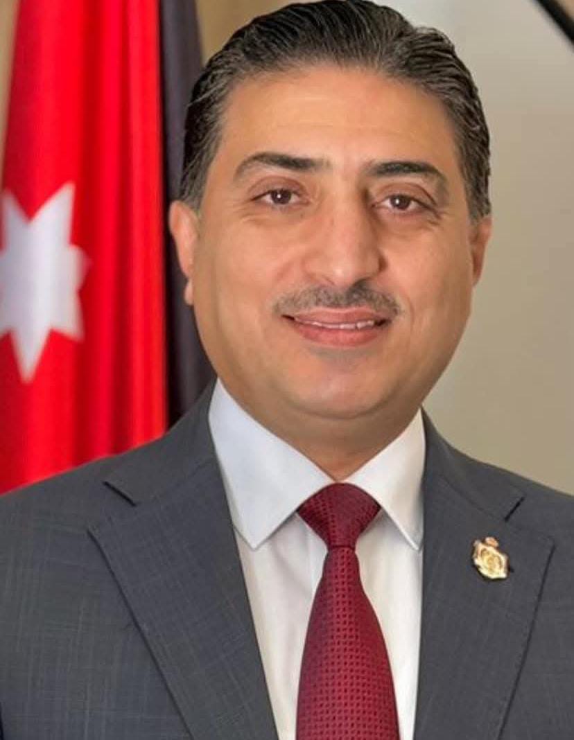 في سفرك سيدي نثق بحنكتك وذكائك وسياستك