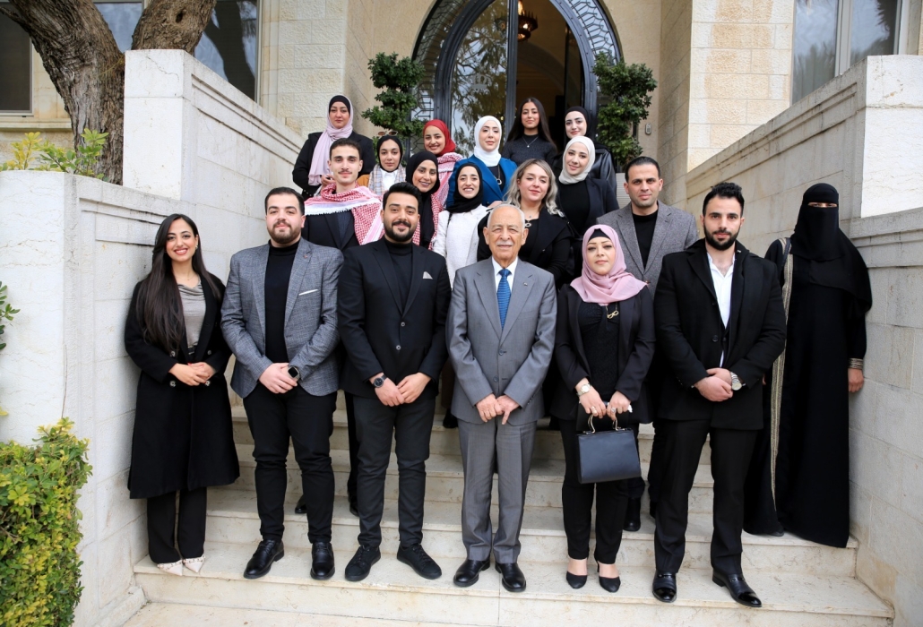 خلال لقائه وفدا شبابيا....العيسوي: مواقف الاردن الثابتة تعكس التزامه بالمبادئ العادلة....صور
