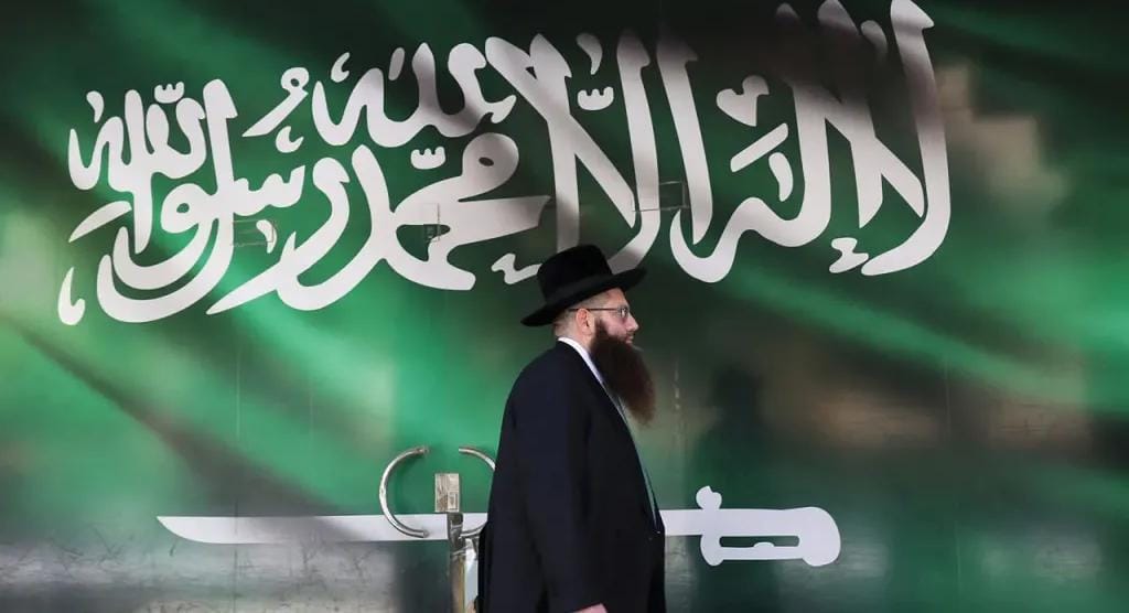 تغطية على جرائم الإبادة بغزة.. 10 رسائل نارية من السعودية ضد نتنياهو بعد تصريحاته المتطرفة
