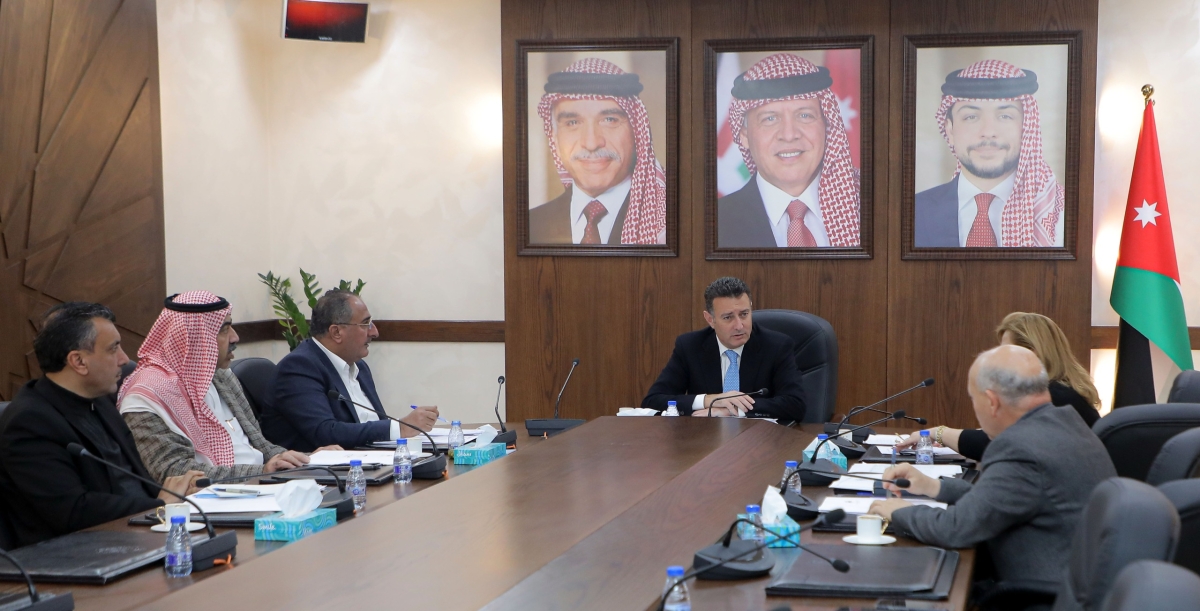 الصفدي يترأس اجتماع المكتب الدائم للنواب