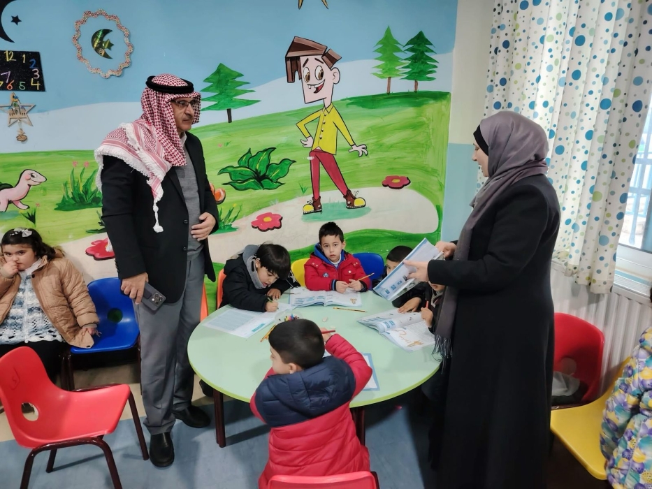 جولة تفقدية لمدير التربية والتعليم لمنطقة الكرك في أكاديمية ومدارس التمكين التربوي