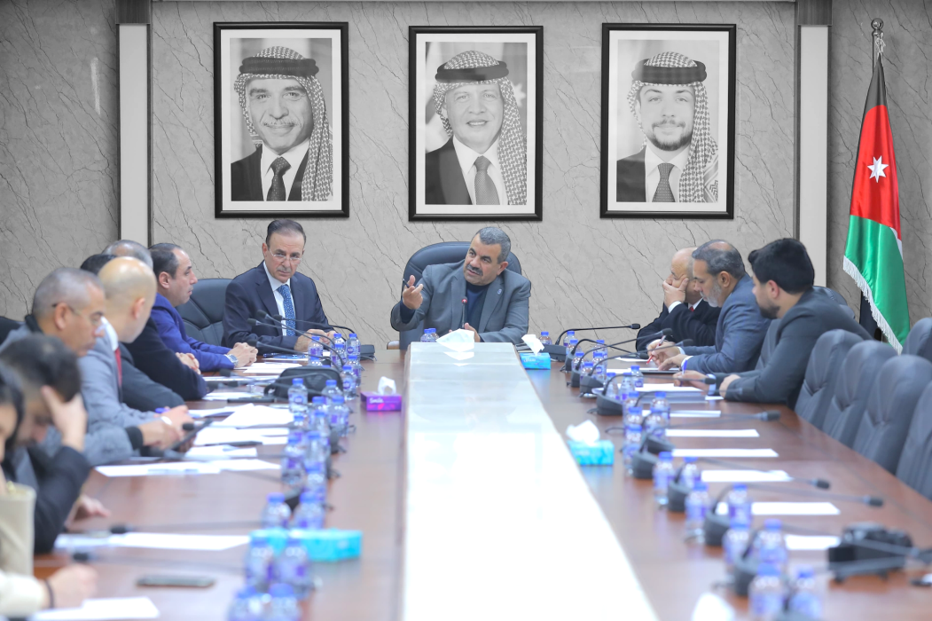 قانونية النواب تبحث تحديات التأجير والوساطة