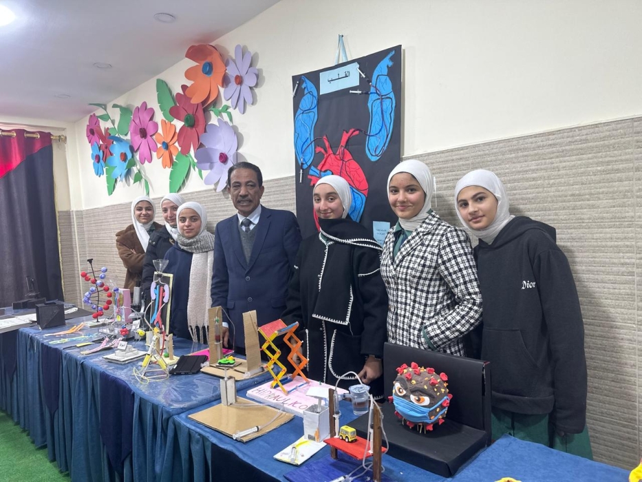 مدير التربية والتعليم للواء الموقر يفتتح المعرض العلمي PISA 2025 في مدرسة ضاحية الأميرة إيمان
