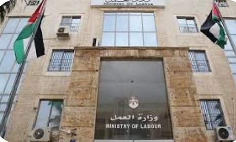 العمل: 1750 مخالفة و5657 إنذارا لمنشآت غير ملتزمة خلال 2024
