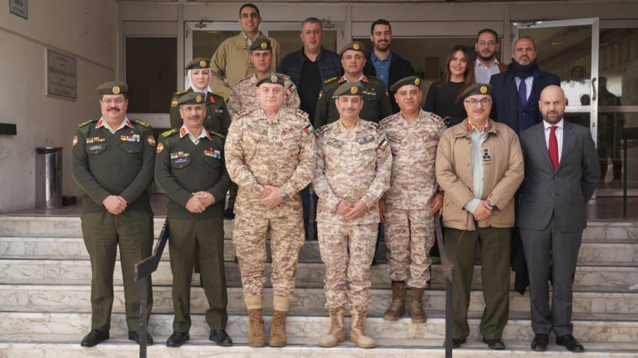 الخدمات الطبية تدخل تقنية لمعالجة كسور ومشاكل العمود الفقري باستخدام رافعة الفقرات