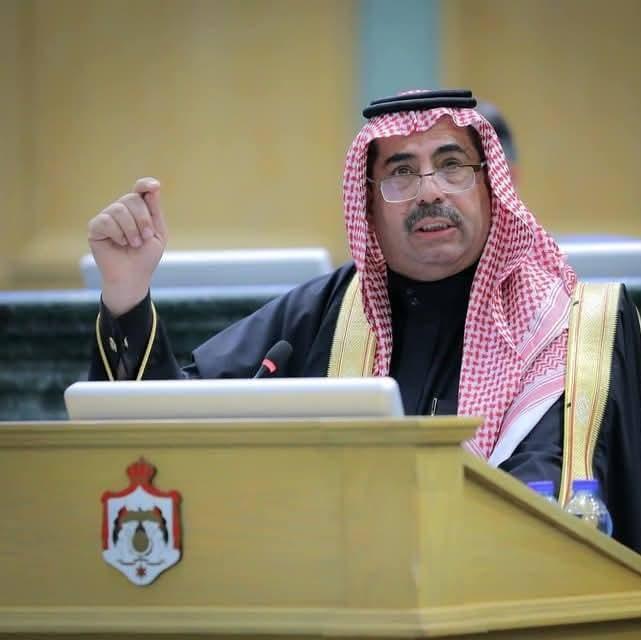 البدادوة يطالب الحكومة بإعلان الخميس عطلة لاستقبال الملك