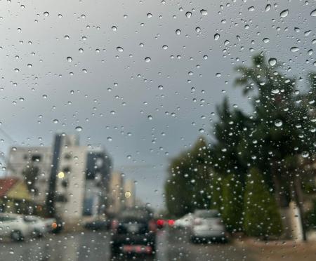طقس بارد و زخات خفيفة ومتفرقة في أغلب المناطق الخميس