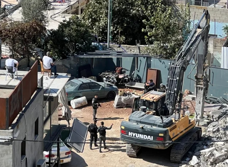 إسرائيل تخطر بهدم منزلين في سلفيت ومستوطنون يعتدون على عائلة بالأغوار الشمالية