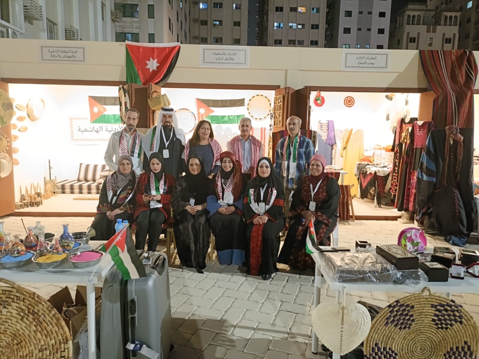 وفد يمثل التراث الأردني في أيام الشارقة التراثية.