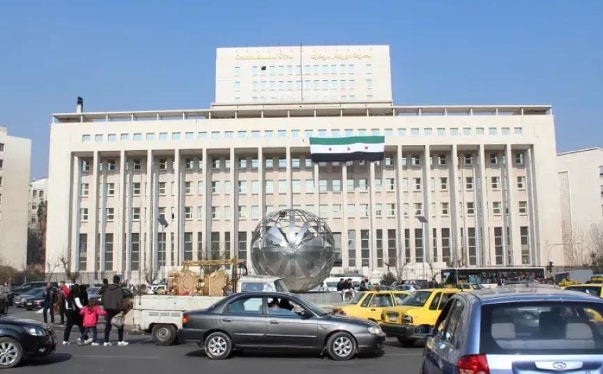 بعد سقوط بشار الأسد.. 300 مليار ليرة سورية تصل دمشق من روسيا