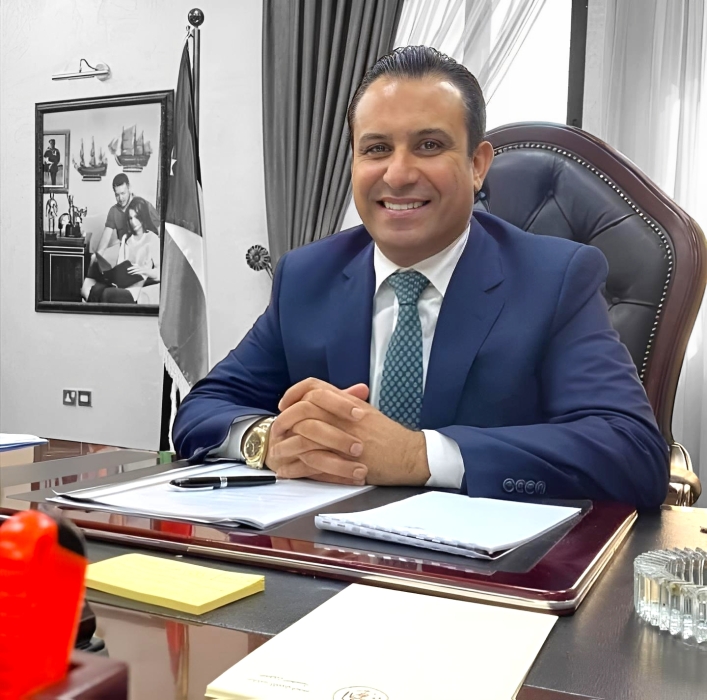 المشاقبة يشيد بجهود العجارمة في تطوير التعليم