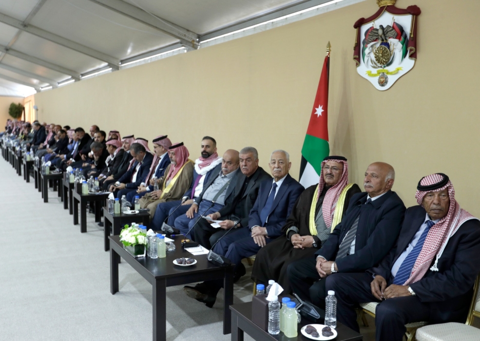 رئيس الديوان الملكي يلتقي أكثر من (1500) من وجهاء وأبناء وبنات مناطق شرق وجنوب عمان
