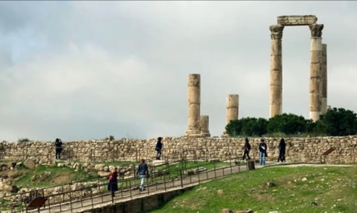 30  زيادة أعداد زوار الأردن الشهر الماضي