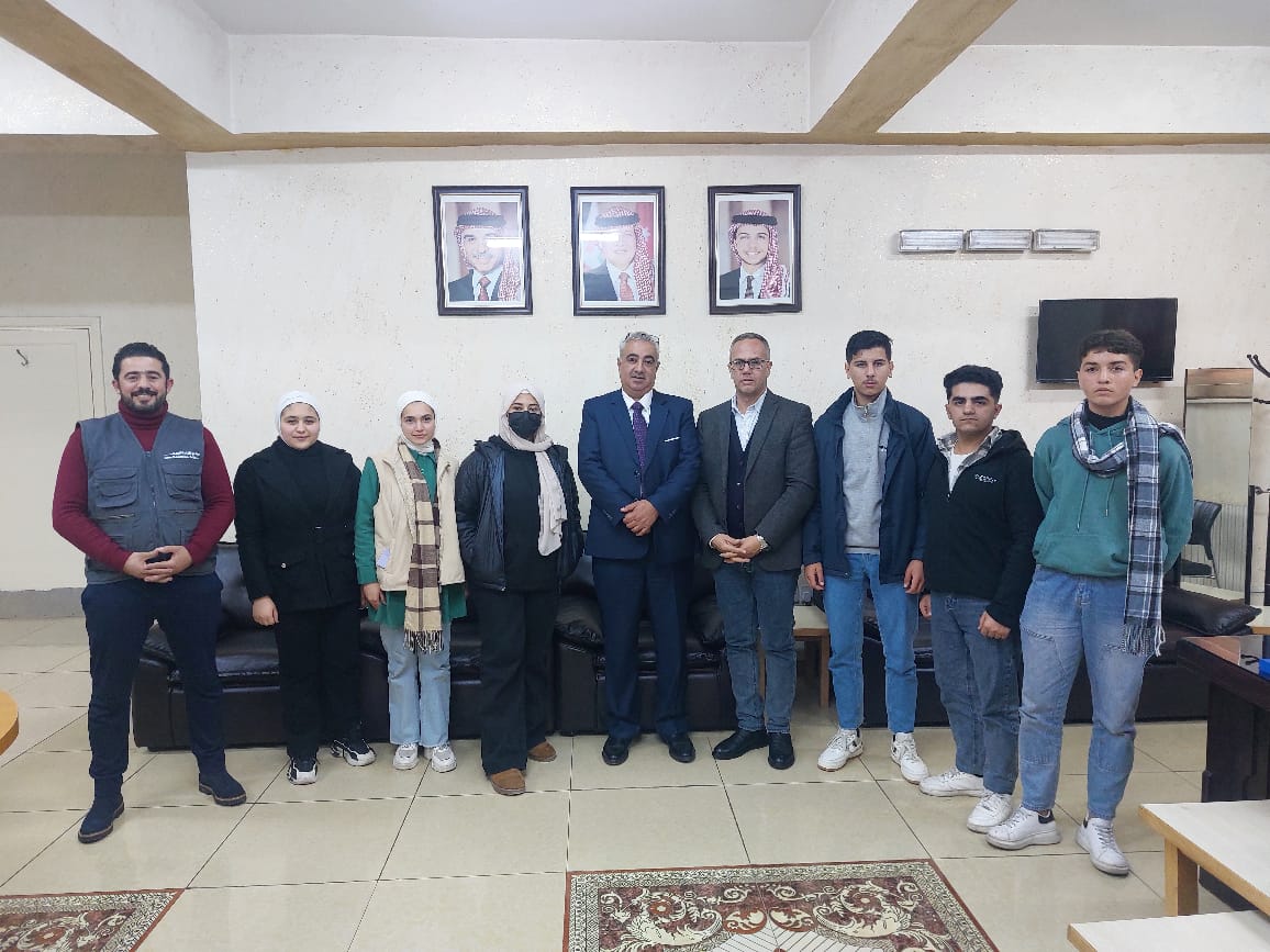 مدير تربية عجلون يتابع انتخاب أعضاء مجلس القيادة للمدارس